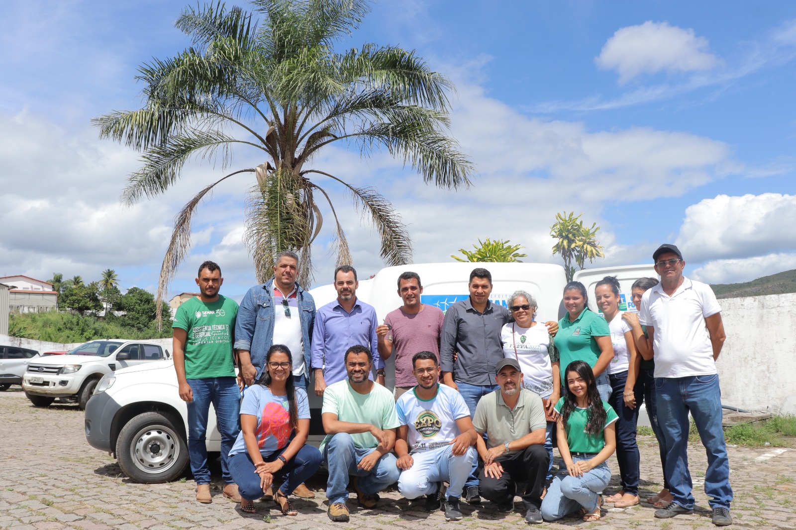 GESTÃO MUNICIPAL ENTREGA VEÍCULO PARA SECRETARIA DE AGRICULTURA