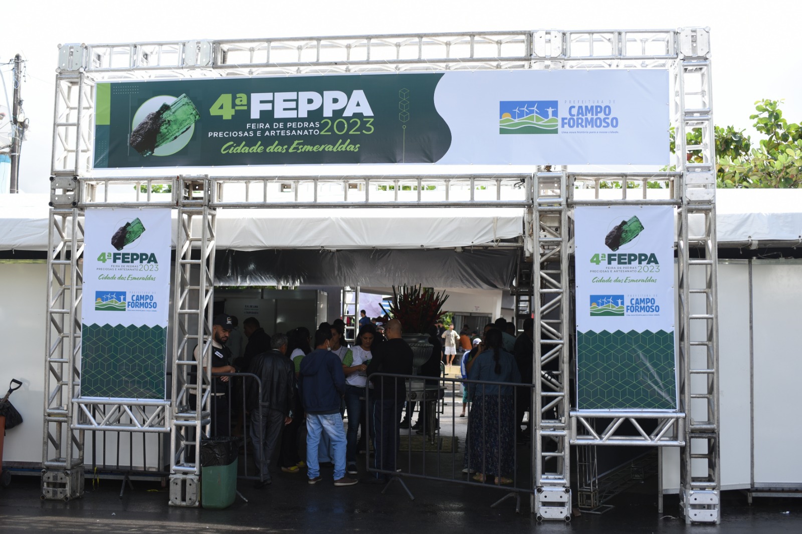 PREFEITURA DE CAMPO FORMOSO REALIZA 4ª EDIÇÃO DA FEIRA DE PEDRAS PRECIOSAS E ARTESANATO MINERAL