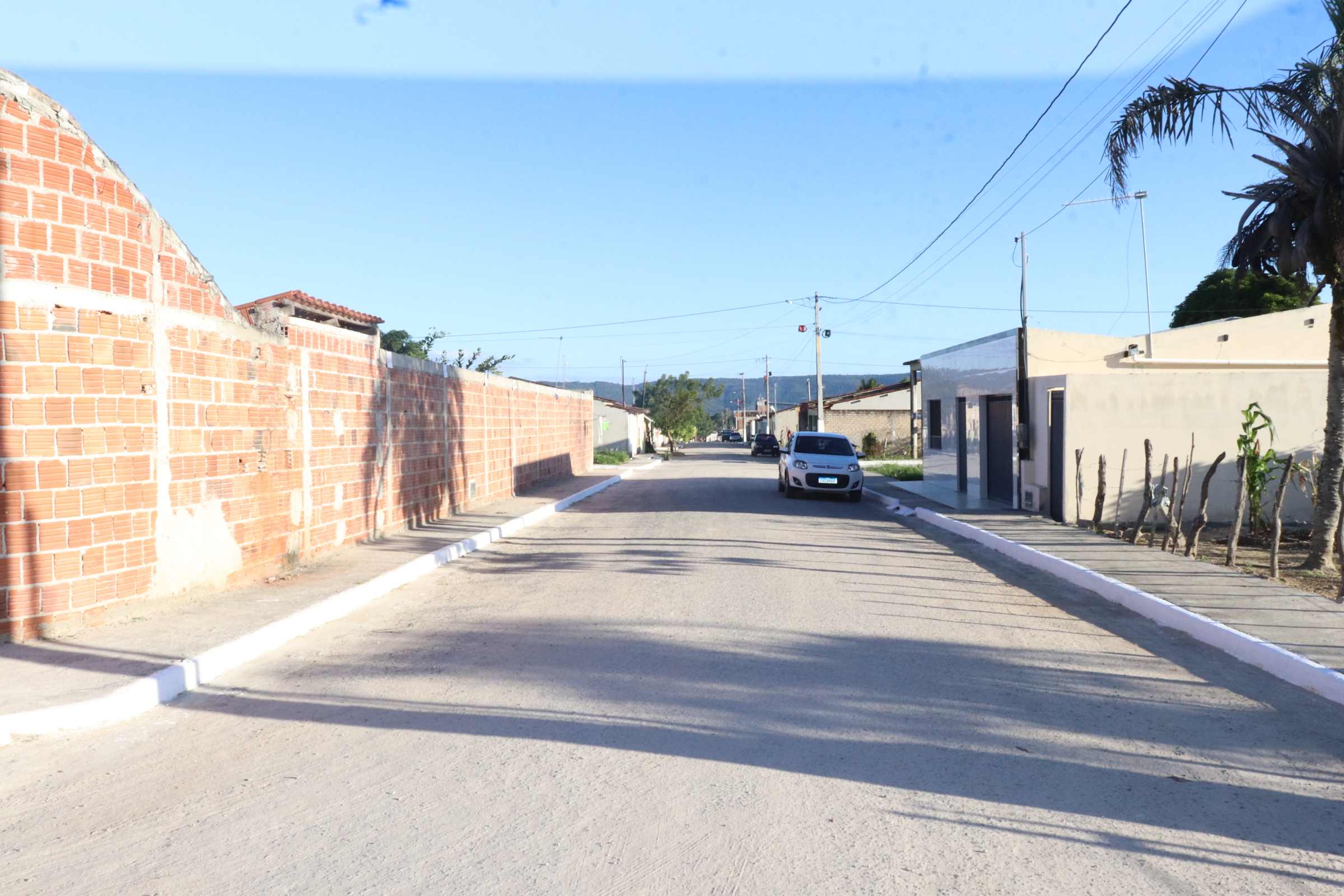 INAUGURAÇÃO DE CALÇAMENTO DE RUAS E DE ILUMINAÇÃO DO CAMPO DE FUTEBOL MARCAM ESTA TERÇA-FEIRA NA COMUNIDADE RURAL DE POÇOS