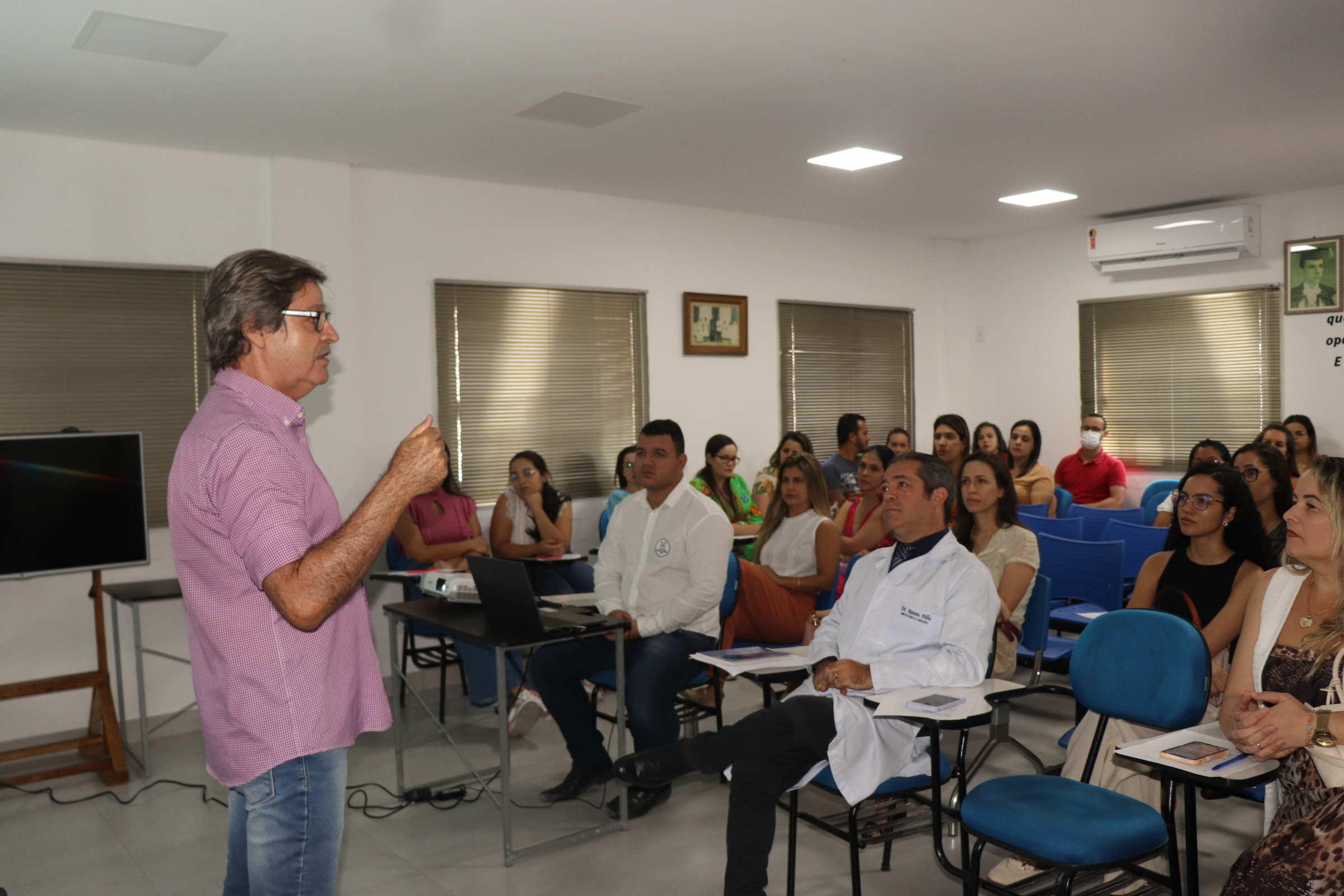 SECRETARIA MUNICIPAL DE SAÚDE E HOSPITAL SÃO FRANCISCO PROMOVEM SEMINÁRIO SOBRE EXAME PREVENTIVO GINECOLÓGICO