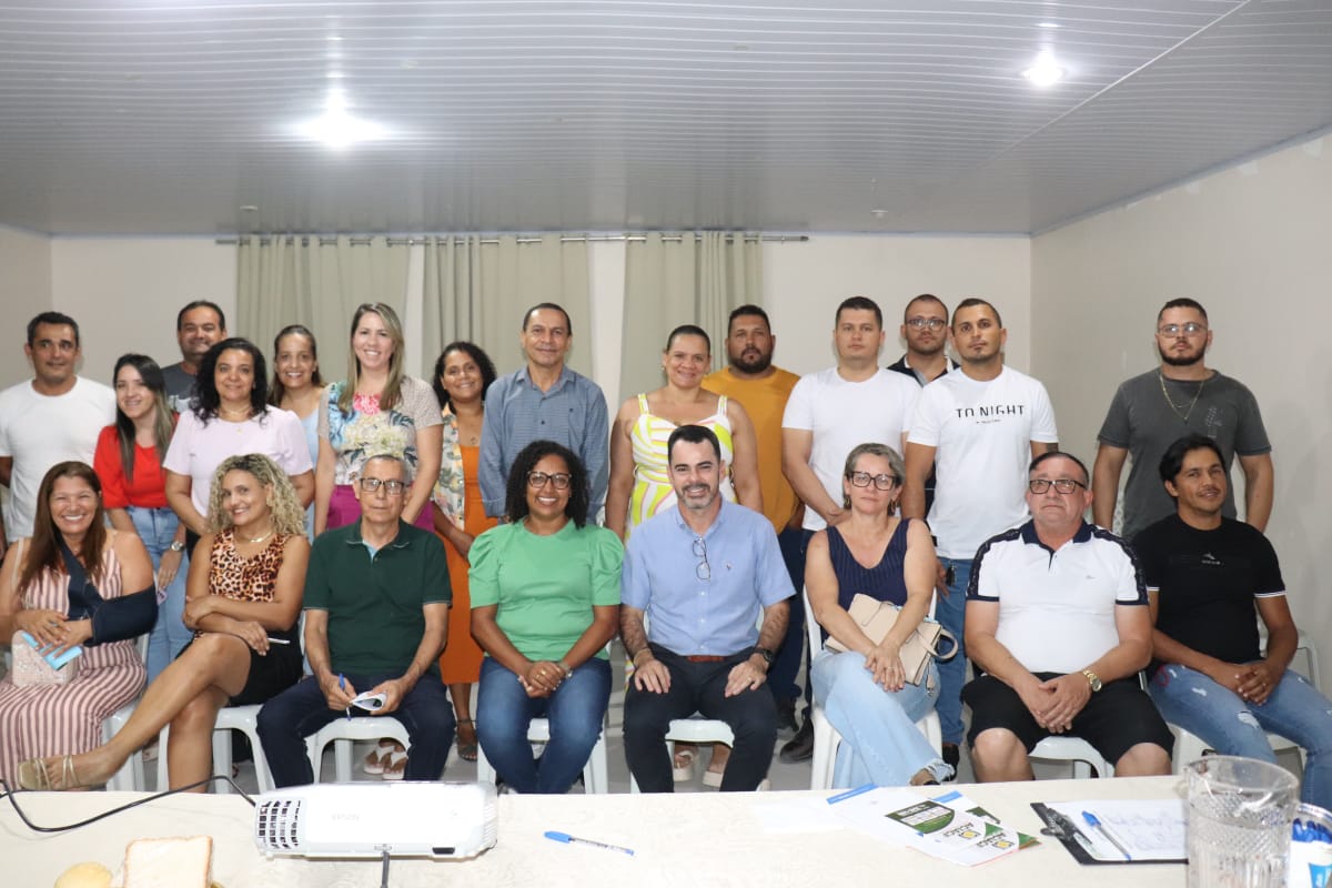 GESTÃO MUNICIPAL SE REÚNE COM COMERCIANTES PARA APRESENTAR O CALENDÁRIO DE EVENTOS DE 2024