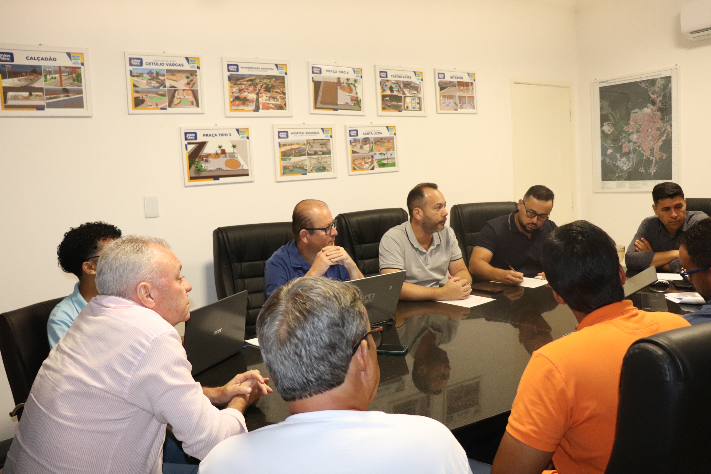 GESTÃO MUNICIPAL, EMBASA E HIDROVALE REALIZAM REUNIÃO PARA O RETORNO DAS OBRAS DO SISTEMA DE ÁGUA DE CARAÍBAS