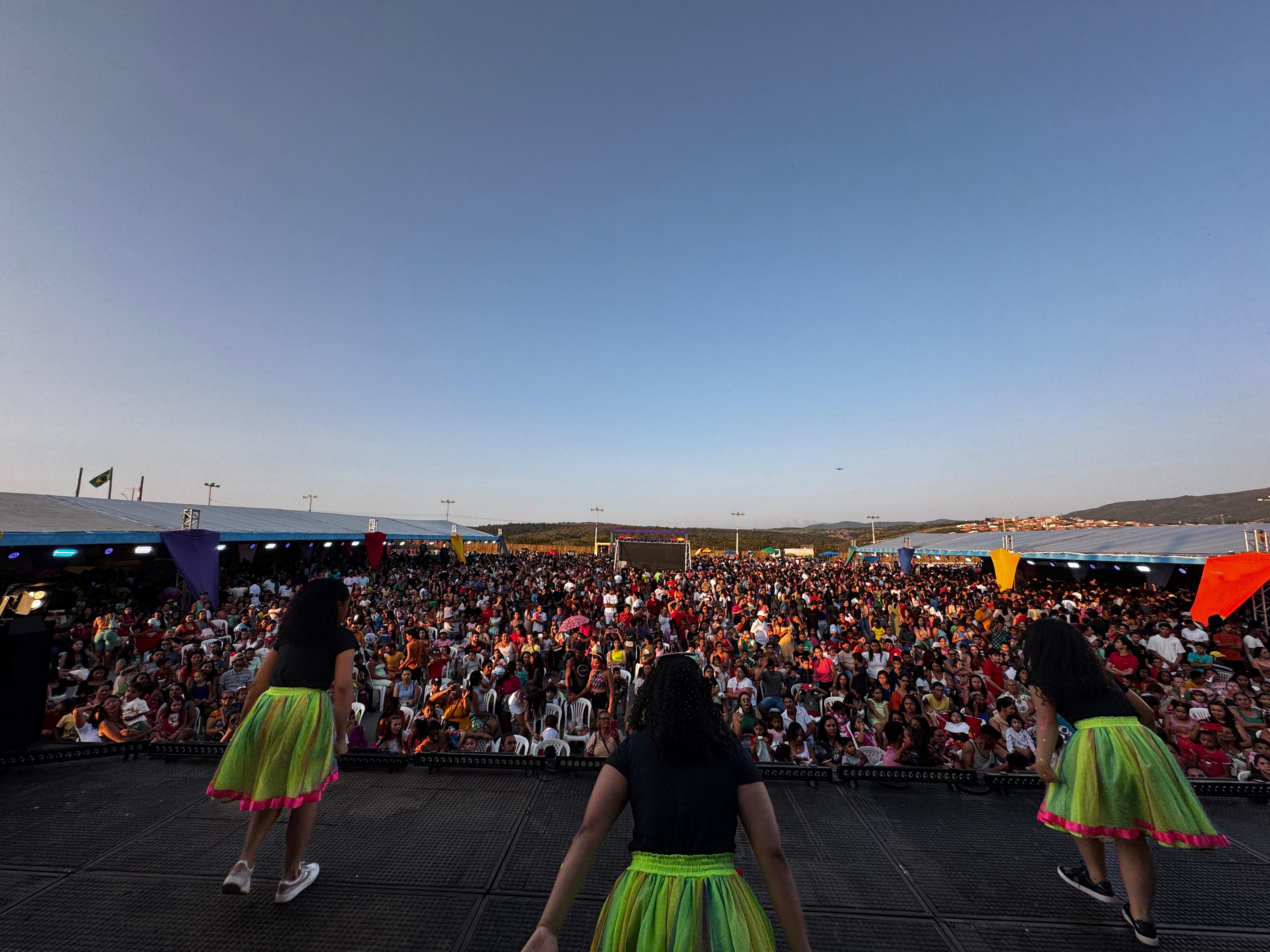 GESTÃO MUNICIPAL REALIZA PROGRAMAÇÃO FESTIVA DO DIA DAS CRIANÇAS NA SEDE E NO INTERIOR