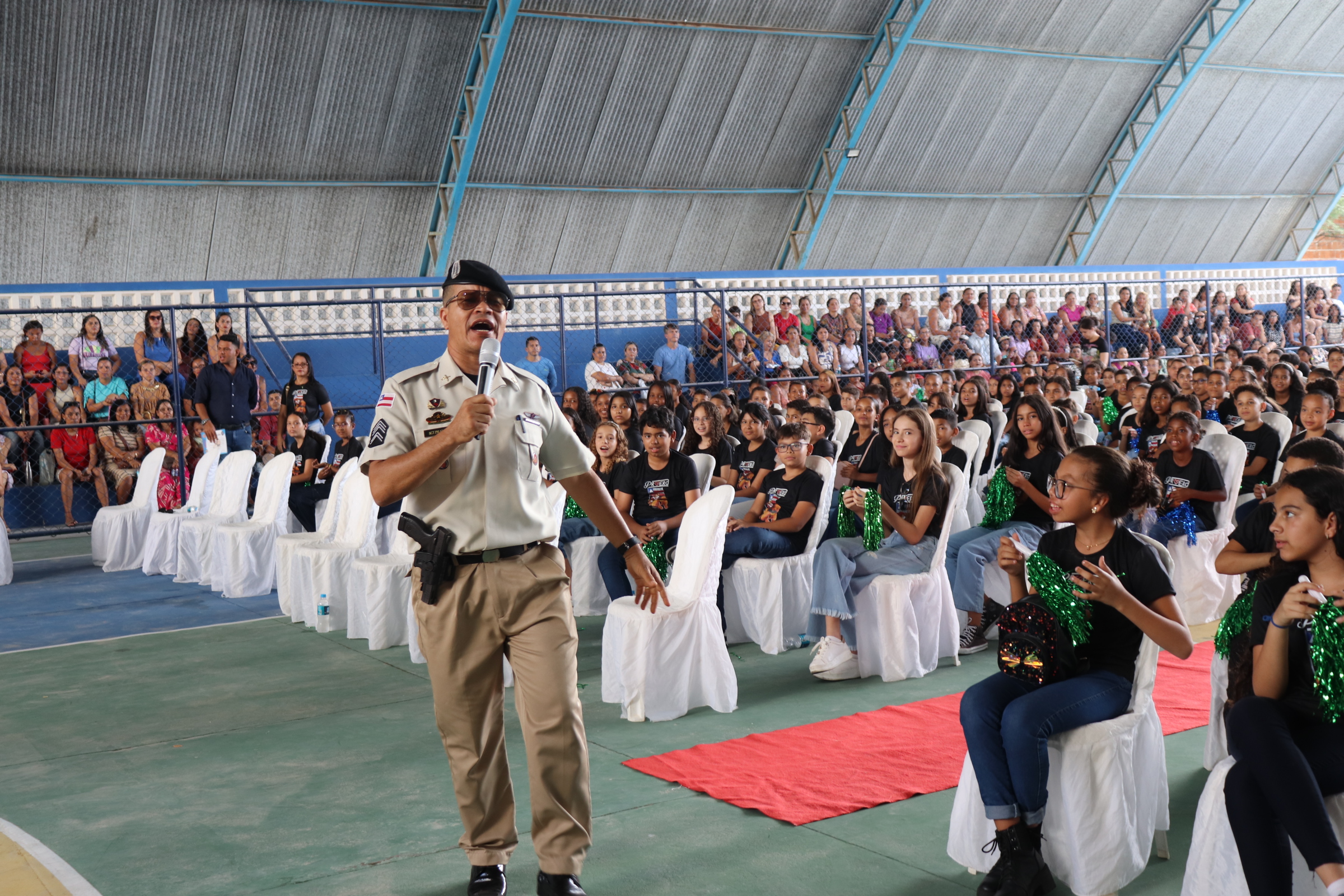 SECRETARIA DE EDUCAÇÃO E PMBA PROMOVE FORMATURA DOS CONCLUINTES DO PROGRAMA EDUCACIONAL DE RESISTÊNCIA ÀS DROGAS E À VIOLÊNCIA (PROERD)