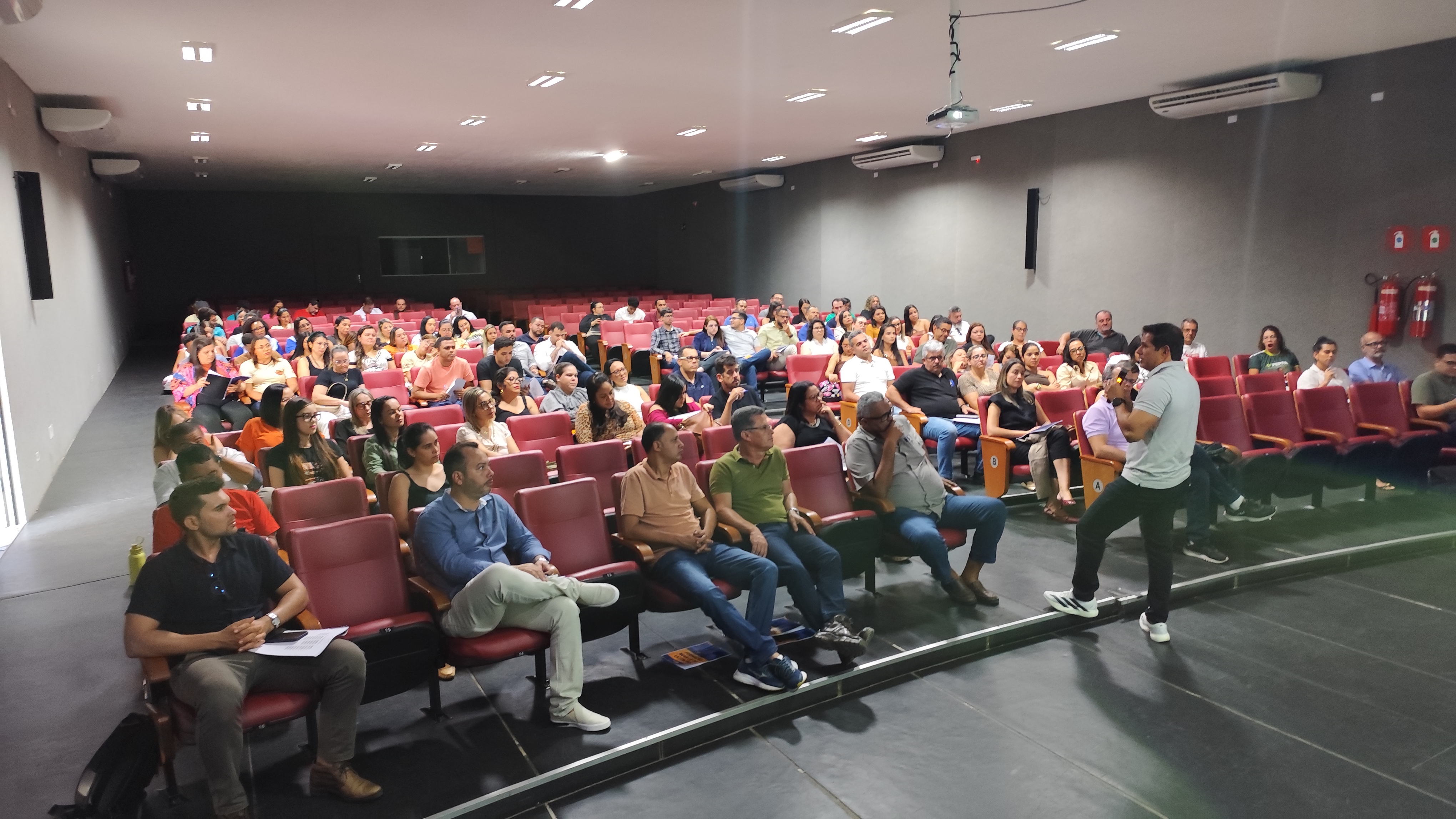 GESTÃO MUNICIPAL PROMOVE MOMENTO FORMATIVO SOBRE A NOVA LEI DE LICITAÇÕES
