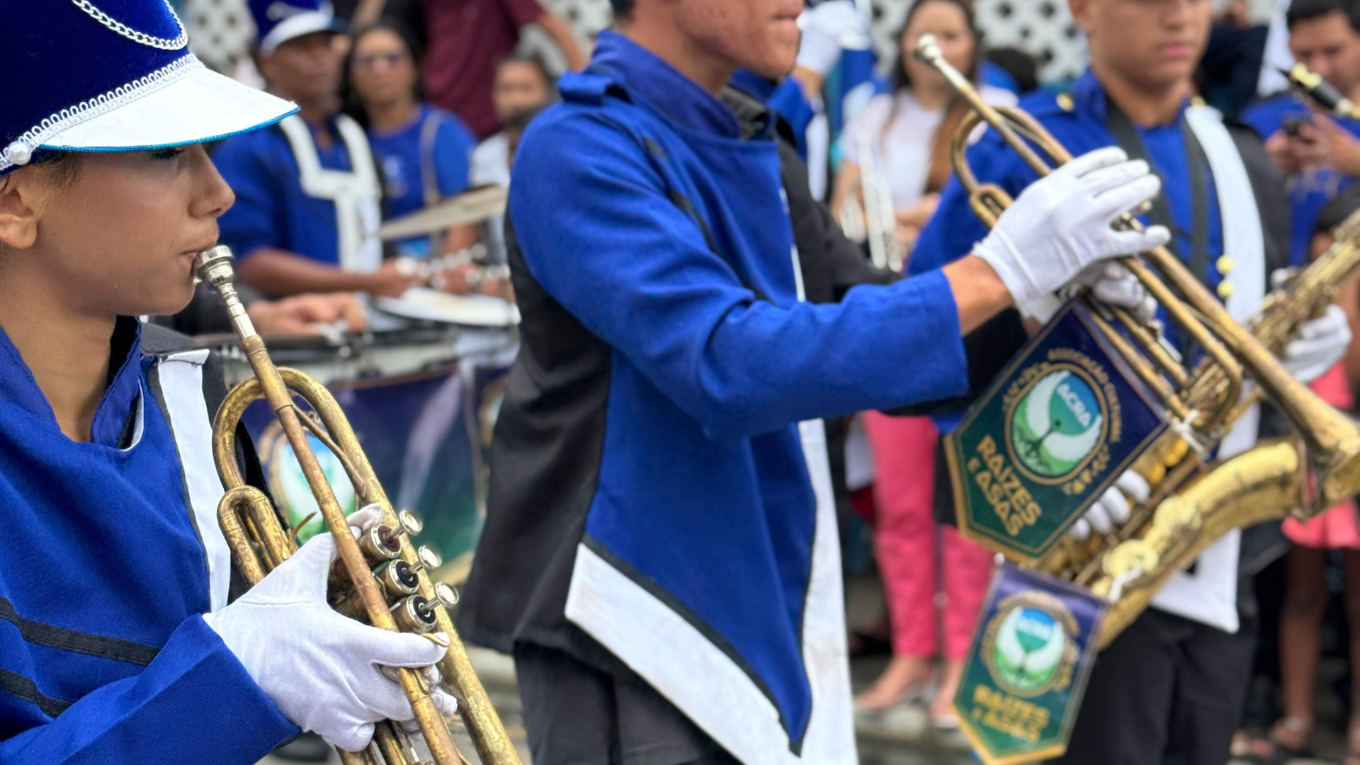 DESFILE CÍVICO DE 7 DE SETEMBRO CONTOU COM A PARTICIPAÇÃO DE MAIS DE 400 ESTUDANTES