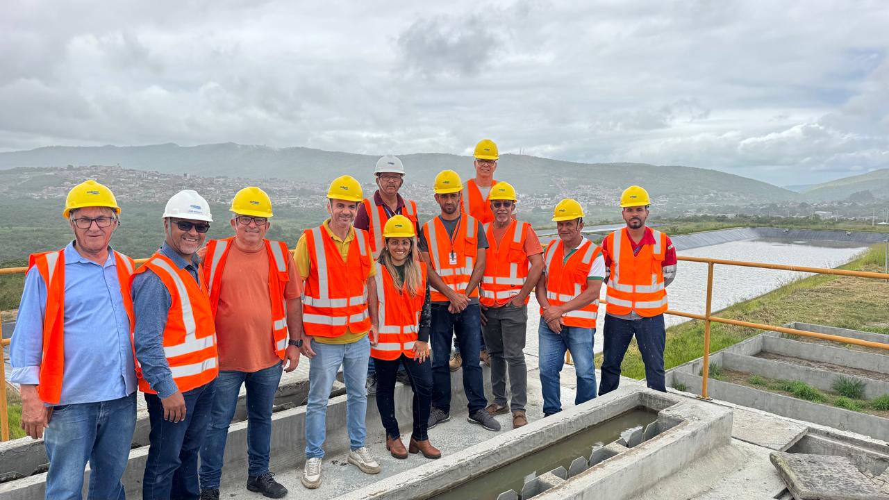 MEMBROS DA SECRETARIA MUNICIPAL DE MEIO AMBIENTE E CONSELHO MUNICIPAL DE MEIO AMBIENTE PARTICIPAM DE UMA VISITA TÉCNICA NA ESTAÇÃO DE TRATAMENTO DE ESGOTO