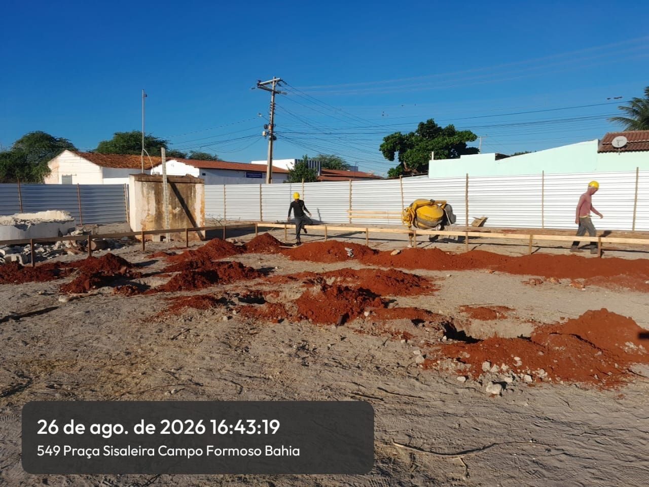 ESCAVAÇÃO DE VALAS DE FUNDAÇÃO